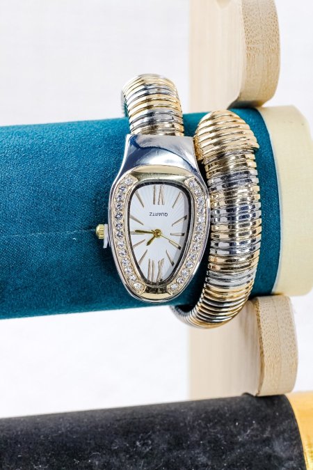 ساعات snake المميزة